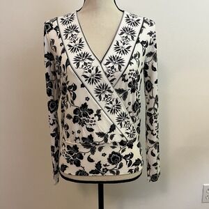 White House Black Market XS Top Floral Taper Waist V Neck Long Sleeve